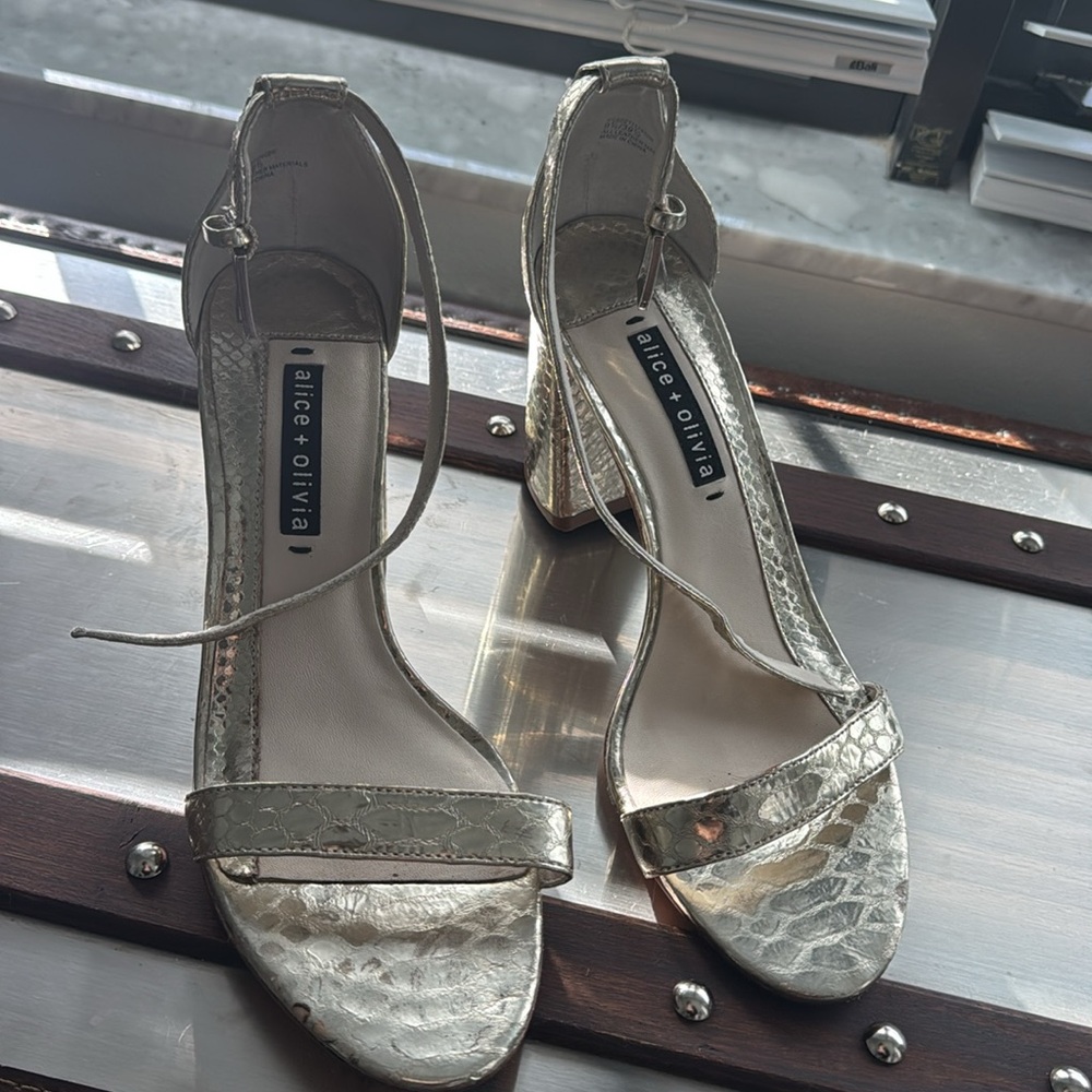 Alice + Olivia Metallic Heels (9.5)